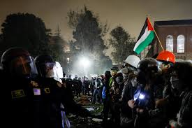 La policía desmantela la protesta propalestina en la universidad de Los Angeles - SWI swissinfo.ch