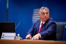 Hétfői parlamenti beszédében orbán már több rendkívüli intézkedést bejelentett, ezek közül a legfontosabbak a következők voltak: Itt A Bejelentes Megszavazta A Modositast A Neppart Tavozik A Fidesz A Frakciobol Privatbankar Hu