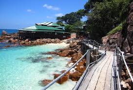 Pakej pulau redang yang agak terkenal juga ialah pakej percutian di coral redang island resort. 5 Pulau Wajib Dikunjungi Seluruh Malaysia Tripjalan