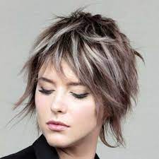 Le acconciature più belle per l'estate · taglio corto scalato · capelli corti biondi · caschetto pari · pixie cut silver. Jan Ringkamp Janringkamp Profile Pinterest