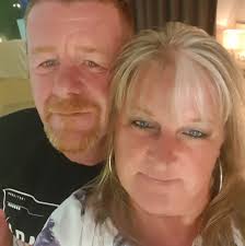 Here now staying at the paladim hotel could anyone give me clear directions  to get escalators please