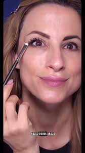 El maquillaje es una herramienta poderosa, pero después de los 50, menos es  más ✨👑