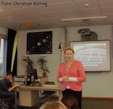 Bereits zehn jahre zuvor heiratete sie karsten giffey. Oben Hui Photovoltaik Anlage Auf Der Neukollner Heinrich Mann Schule Eingeweiht Facetten Magazin Neukolln