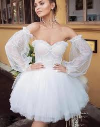 Kisa Boylular Icin Gelinlik Secimi Nasil Olmalidir Tesettur Giyim Gelin Elbisesi Plaj Gelinlikleri The Dress