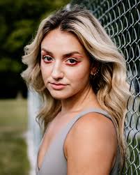 👋Hello! My name is Veronica Butler and I am a makeup artist I completed  @juliadantasbeauty weekend course November 2019 I completed the  @juliadantasbeautyacademy eight week mastery course September 2020 I am also