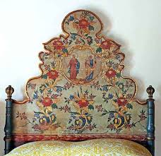 Shop our painted headboards selection from the world's finest dealers on 1stdibs. Antique Painted Headboard I Want This Headboard Bad I Wonder If I Can Make One Like This Mobili Dipinti Dipinti Mobili Antichi