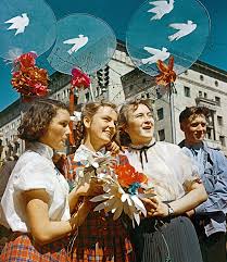 Открытки из советского времени мира, добра и счастья вашим семьям!#с1мая#1мая#. 1 Maya Pervomaj Zamechatelnyj S Detstva Prazdnik Vesny Mira Truda I Pobedy