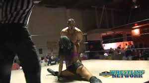 Ballgrabs: Wrestling ballbusting squeeze - ThisVid.com