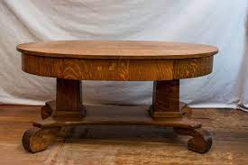 Since the wood has such a beautiful grain pattern and is also easy to use and durable, it is used for many types of cabinetry, flooring, and custom craft furniture. Antique Quarter Sawn American Oak Coffee Table At 1stdibs