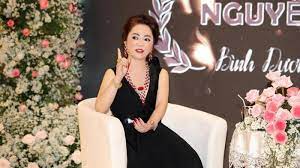 Bà phương hằng trong buổi livestream tối qua 22/5. Sl3 Mllyrwzzmm