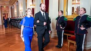 Stortingspar har skrevet bok om Bibelen