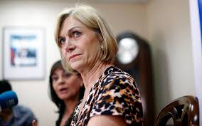 Asumo el compromiso que, antes de asumir la presidencia de la república, me voy a venir a vivir aquí cuatro días, porque uno esto lo tiene que sentir en el alma, en el estómago. Evelyn Matthei Archivos Pousta