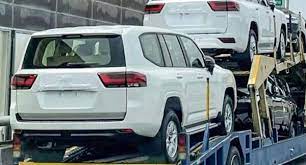 Both exterior and interior will need a new look the new 2022 toyota land cruiser is going to appear late next year. 2022 Toyota Land Cruiser Spied Undisguised While Getting Transported