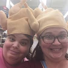 Is the actor from the Queens the same as the Red Queen in Alice in  Wonderland?