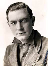 Place of birth Matching "bowling green, kentucky" (Sorted by Popularity  Ascending)