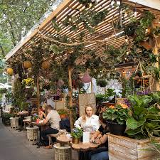 As it is mostly considered, first impression is the last impression similarly outdoor restaurant attracts more people nowadays than the indoor once. New York Loves Outdoor Dining Here S How To Keep The Romance Alive The New York Times
