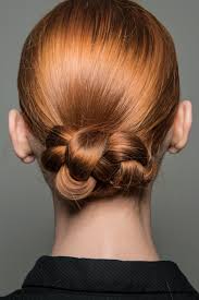 Model rambut pendek sebahu cocok untuk wanita wajah bulat rambut keriting tanpa poni segi.rambut merupakan bagian penting dari sebuah penampilan seseorang khususnya wanita. Frisurentrends Die Frisuren Schnitte Und Haarfarben Des Jahres