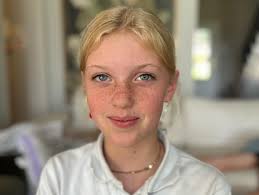 Well, we made it through the first week of school! 🙌🏻 So proud of these  kids! Evie started HIGH SCHOOL 😳 Andi is in 7th, Beck in 3rd and Savi's in  kindergarten!