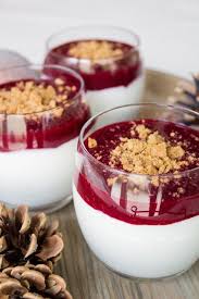 Eine Leckere Vanille Zimt Creme Getoppt Mit Einer Sauce Aus Waldfruchten Perfekter Nachtisch Fur Dessert Rezepte Einfach Einfacher Nachtisch Nachtisch Rezepte