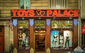 Amelie film locations Montmartre Paris France travel screenshots porn store  sex shop Pigalle Blanche Palace Video – Chamelle Photography, Travel and  Lifestyle Blog in Sydney, Australia