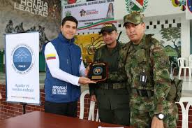 Artículos, videos, fotos y el más completo análisis de noticias de colombia y el mundo sobre ejército nacional| larepublica.co. Con Su Escudo De Armas La Brigada Movil No 20 Del Ejercito Nacional Condecora A La Fundacion Colombia Fimlm