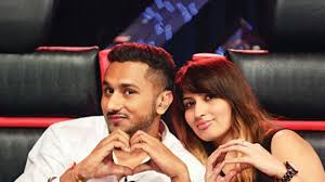12 hours ago · a case of domestic violence has been filed against bollywood rapper, yo yo honey singh.the musician's wife, shalini talwar reportedly filed the case under the 'protection of women from domestic. Domestic Violence Case Filed Against Yo Yo Honey Singh By His Wife
