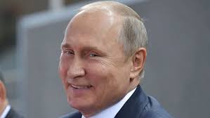 När stefan löfven i dag möter rysslands president vladimir putin för första gången ligger bollen hos sverige, enligt ambassadören, som menar att där uppmanar de löfven att diskutera situationen för mänskliga rättigheter i ryssland med putin. Vladimir Putin To Hold Talks With Swedish Pm Stefan Lofven