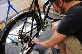 On average, a bike mechanic makes $29,282 a year according to data from payscale. Top 5 Diy Bicycle Maintenance Tips For Beginners