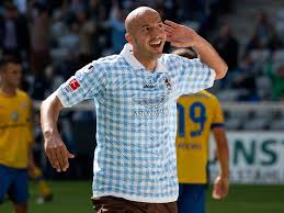 Original trikot tsv 1860 münchen saison 2005/2006. O Zapft Is Die Lowen Und Ihre Wiesn Trikots 3 Liga Bildergalerie Kicker