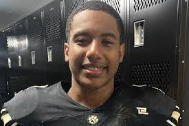 Daniel Cuthbertson's Instagram, Twitter & Facebook