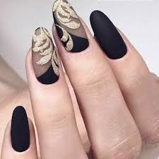 Las uñas acrilicas son bastante reconocidas en el mercado ya que se adaptan muy bien a la uñas y pueden durar bastante tiempo. 2