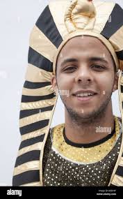 Headdress ancient egypt hi-res stock photography and images