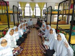 Bandar tun abdul razak , rompin bölgesi , pahang , malezya adresinde bulunan bir yerleşim yeridir. Sekolah Berasrama Penuh Integrasi Tun Abdul Razak Pekan Pahang Perjumpaan Mentor Mentee Dorm Zainab