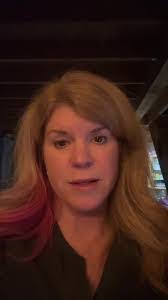 Lesley Hooker's Instagram, Twitter & Facebook