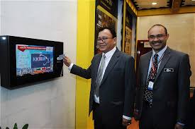 Ianya memaparkan nama menteri dan timbalan menteri serta portfolio (kementerian) yang disandang. Majlis Clock In Yb Timbalan Menteri Kkmm Di Kompleks Kkmm Putrajaya Pada 3 Julai 2018