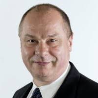 40+ perfiles de «Ralf Born»