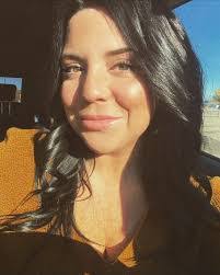 Dawn Custer's Instagram, Twitter & Facebook