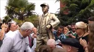 Carlos timoteo griguol cumplió 84 años y se convirtió en furor en las redes. Ferro Carril Oeste Homenajea Con Una Estatua A Carlos Timoteo Griguol Youtube