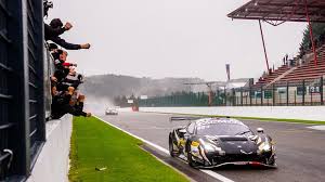 Au programme, une course par équipe et un repas convivial. Ferrari Triumph At 24 Hours Of Spa Francorchamps
