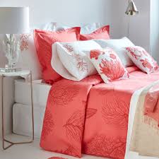 Ne sono un esempio quelle con fantasia a quadri, fabbricate in lana e cotone e con dimensioni 45x45 cm. Sabanas Y Fundas Saten Estampado Monocolor Sabanas Y Fundas Cama Zara Home Espana