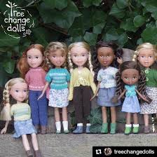 Yeni Nesil Oyuncak Bebeklerle Cocuklara Sunulan Mukemmellik Algisi Biraz Olsun Kirilmaya Calisiliyor Bebeklerin Makyajsiz In 2020 Tree Change Dolls Dolls Bratz Doll