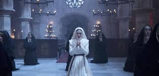 In 1977, paranormal investigators ed and lorraine warren travel to london, england, where single mother peggy hodgson believes that something evil is in her home. The Nun Das Ist Die Uberraschende Verbindung Zu Conjuring Und Den Warrens