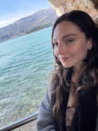 Hey!** 🌸 I'm coming from Los Angeles this summer to take a few courses at  UCL and am currently looking for a place to stay from **June 15th through  the end of