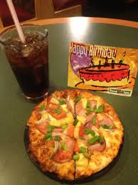 Birthday Club At Round Table Pizza Of Spokane Food Pizza Hawaiian Pizza