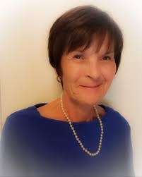 Pearl Ewing's Instagram, Twitter & Facebook