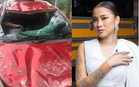 Seorang wanita yang merakam gambar dan video individu didakwa menteri besar kedah dan dua pembantunya menaiki kereta untuk dipandu uji di juru auto city, sabtu lalu, menjadi sasaran pembuli siber dengan fotonya bersama keluarga, termasuk anak berusia lapan tahun, disebarkan secara meluas di media sosial. Komen Sinis Gores Hati Ibu Sandra Dianne Anak Saya Yang Awak Cakap Mati Katak Itu Meninggal Dalam Keadaan Menangis Tenang Seperti Sedang Tidur Sensasi Mstar