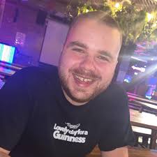 Somebody has set up a Gigbar Move at tonight's gig. The moving heads are  proper dim. Avoid.