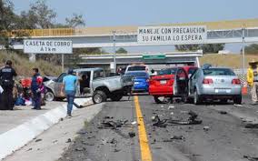 Y por que no se les restringe circular cuando las condiciones no son buenas como si. Muere Bebe En Terrible Choque En La Mexico Queretaro Diario De Queretaro Noticias Locales Policiacas De Mexico Queretaro Y El Mundo