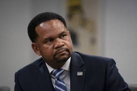 As Aurora mayor, GOP governor candidate Richard Irvin said charges last  year against girlfriend would be 'taken care of' at scene of her arrest in  the suburb, police report shows