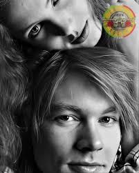 The story between Axl Rose and Erin Everly was a great love story, short  but intense, an idyll worthy of the most passionate soap operas. Axl Rose,  madly in love, dedicated to